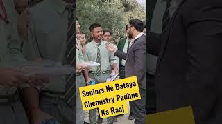 DLF School Ke XII Waloo Ne Bataya Chemistry Padhne ka Raaj