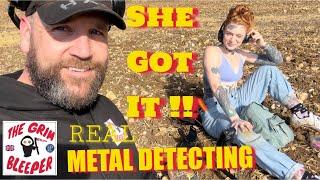 SHE IS SHOWING ME HOW ITS DONE !! REAL METAL DETECTING UK …LEGEND VS NOX