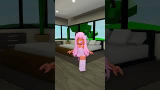 Wait on my mom️#robloxshorts #roblox