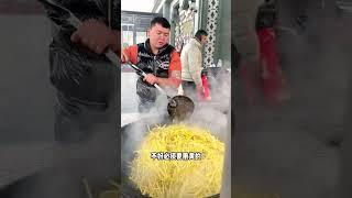 新疆喀什7口大锅一起做的手抓饭，一锅150份，一份22元#新疆手抓饭#新疆美食