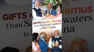 PM Modi gifts Sangam water from Mahakumbh and Makhana to the President of Mauritius | #shorts