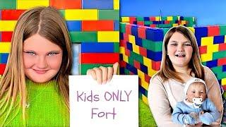 New Mom's Build GIANT LEGO FORTS!