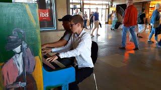 "Apologize" Piano Duet in a station - Felix & Mikka Hack