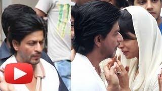 Shahrukh Khan Consoles Priyanka Chopra