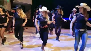 "Tennessee Wig Walk" - Bonnie Lou   (Line Dance Compilation)