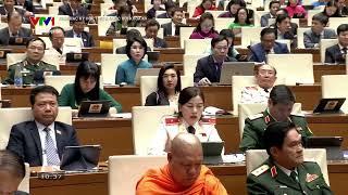 Chủ tịch Ủy ban Trung ương Mặt trận Tổ quốc Việt Nam Đỗ Văn Chiến trình bày báo cáo tại Quốc hội