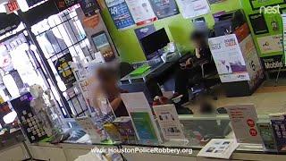 Robbery suspect locked inside Texas store prays, begs to be released