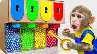 KiKi Monkey unbox Rainbow MM Candy Dispenser Machine at swimming pool with Duckling|KUDO ANIMAL KIKI