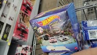 Hot Wheels HuntingWalmart/Brand New Box Top Shelf/Series 2 Mystery Models/Chase Pieces Found