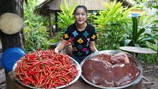 Countryside Life TV: Yummy beef liver, beef heart, beef kidney, chili cooking