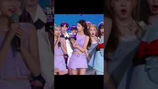 Wonyoung's reaction when the Award falls down | After Like Win #Ive #kpop