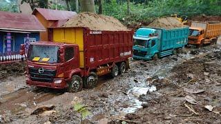 RC DAM TRUK HINO 500 TRINTON DAN RC FUSO OFROAD DI JALAN BERLUMPUR. BERMUATAN FUL TANAH.