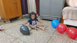 baby playing with balloons || trinayan को उसकी मौसी कितना ज्यादा परेशान करती है