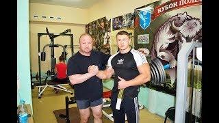 Жмём с Лёхой 100 кг на 100 раз.