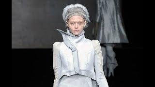 RICK OWENS Fall 2009/2010 Paris - Fashion Channel