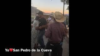 Doña Beba, Don Pancho, Doña Coyo y Favian Lameda bailando el gallo de oro