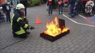 Brandbekämpfung mit Schaumtrainer