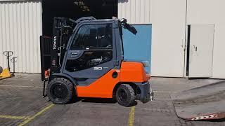 TOYOTA forklift fitted with complete cap and air conditioning.