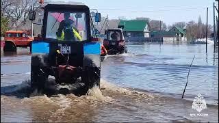 Из поселка Краснохолм под Оренбургом, где введен режим ЧС, эвакуировали 30 человек