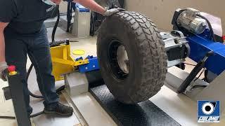 Hutchinson Tire Application | S551XL MP6 Heavy Duty Tire Changer for Military Wheels