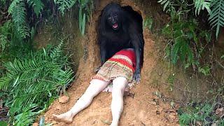 What happened when the girl went into the forest alone to cut firewood? Ly tu sa