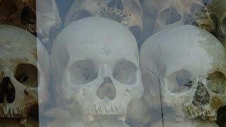 THE KILLING FIELDS TOUR - Choeung Ek Genocidal Centre