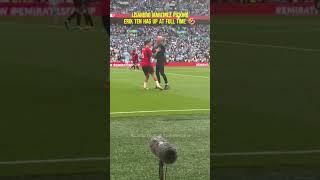 Lisandro Martinez 'Licha' lifts Ten Hag after the final whistle  #facup #fa #manchesterunited