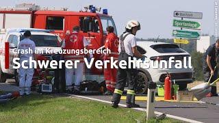 Schwerer Verkehrsunfall in einem Kreuzungsbereich in Bad Wimsbach-Neydharting fordert zwei Verletzte