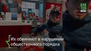 В Бишкеке группа мужчин провела акцию протеста в одном из торговых центров