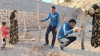 "Nargis's effort to build a shelter and a story about the unreserved help of Professor Hossein"