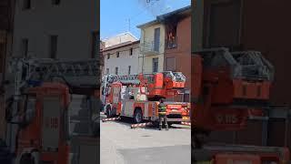 Vigili del Fuoco impegnati per incendio abitazione.