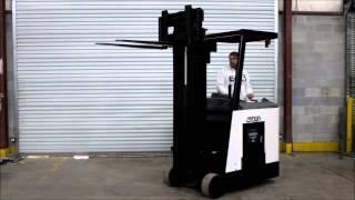 2002 CROWN RC 3000 SERIES ELECTRIC RYDER FORKLIFT 2,