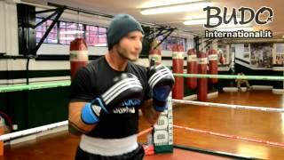 Allenamento di Boxe - Stefano De Martino ai guanti da passata - Budo International