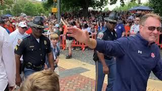 Auburn arrives for Tiger Walk ahead of SEC opener against Arkansas