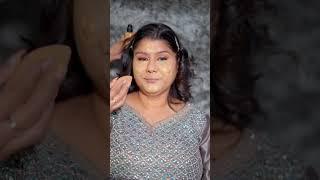 Mumma ka makeup Karne mein Mujhe bada Maza aata hai! #ytshorts #ashortaday #foundation #eyeliner