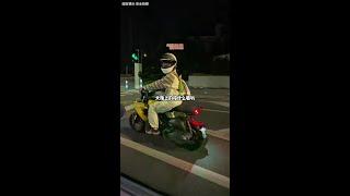 这小玩意儿还挺凶～ #机车女孩