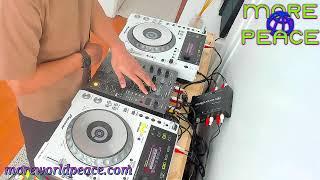 making a playlist of future house tunes :: tap in
