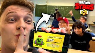 Ich öffne HEIMLICH Boxen in der SCHULE und der LEHRER ERWISCHT MICH...