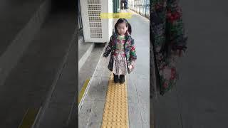 노랑노랑 병아리가 0309 #36months #toddlers #주말여행 #가족여행 #전철 #walking #부녀 #shorts