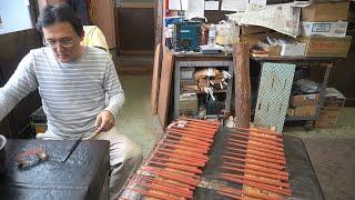 The Process of making bamboo chopsticks. A traditional skill handed down for 260 years.