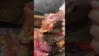 来哇！吃腊猪脚咯，趁热吃最巴适就是有点废手#太好吃了 #大口吃肉 #抖音美食创作者