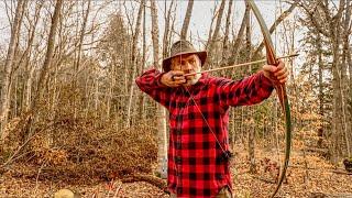 Big Buck Encounter while Traditional Bowhunting from the Ground