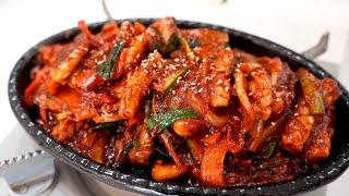 소면이랑 안주로 먹어도 맛있고~ 밥반찬으로 먹어도 맛있는 '오징어볶음' (Stir fried Squid/ ojingeobokkeum ENG SUB)