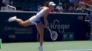 "MUSCULAR LEGS" - COMMENTATOR DESCRIBES ŚWIĄTEK AT CINCINNATI OPEN AUGUST 16, 2024