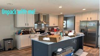 My lights are FINALLY ON! | Single Wide Mobile Home| Unpack with me! | moving V L O G