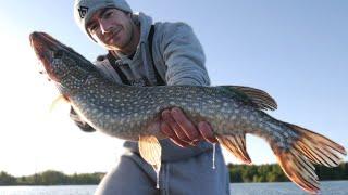 OPENING OF THE PIKE SEASON FROM A PONTOO! *PIKE BROKE MY FISHING ROD*