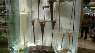 Largest Chocolate Fountain In the World at the Bellagio Hotel in Las Vegas // Live Video.