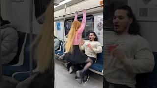 Wow amazing moment in the subway ️