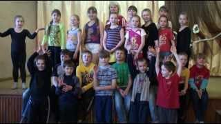 Танцевальный ансамбль "Школьные годы".