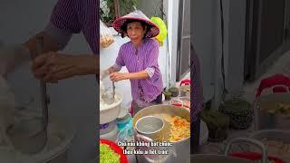 Bún riêu cua ốc nấu theo kiểu truyền thống của cô Hồng gốc miền Tây tại Quận 3 #thanhansaigon